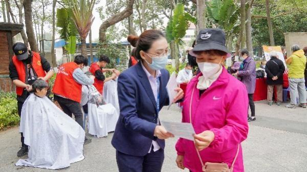  厦门国际银行争做雷锋精神传承人，用情用心服务好近邻群众